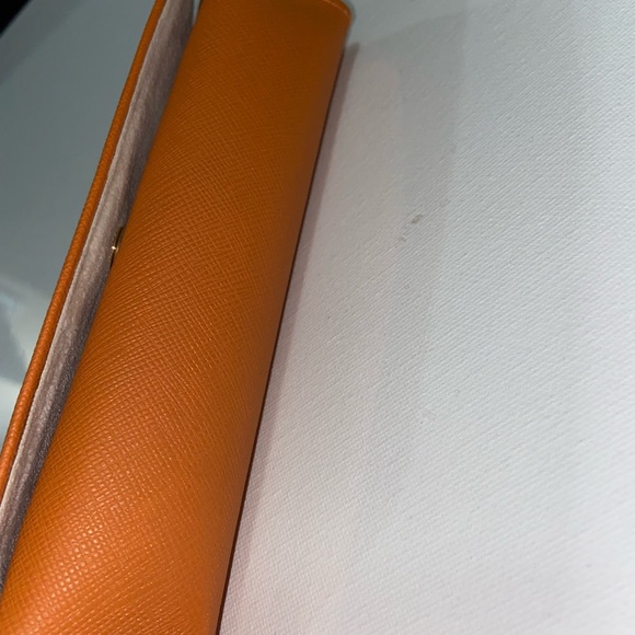 Torry Burch multi purpose case new - Picture 12 of 15